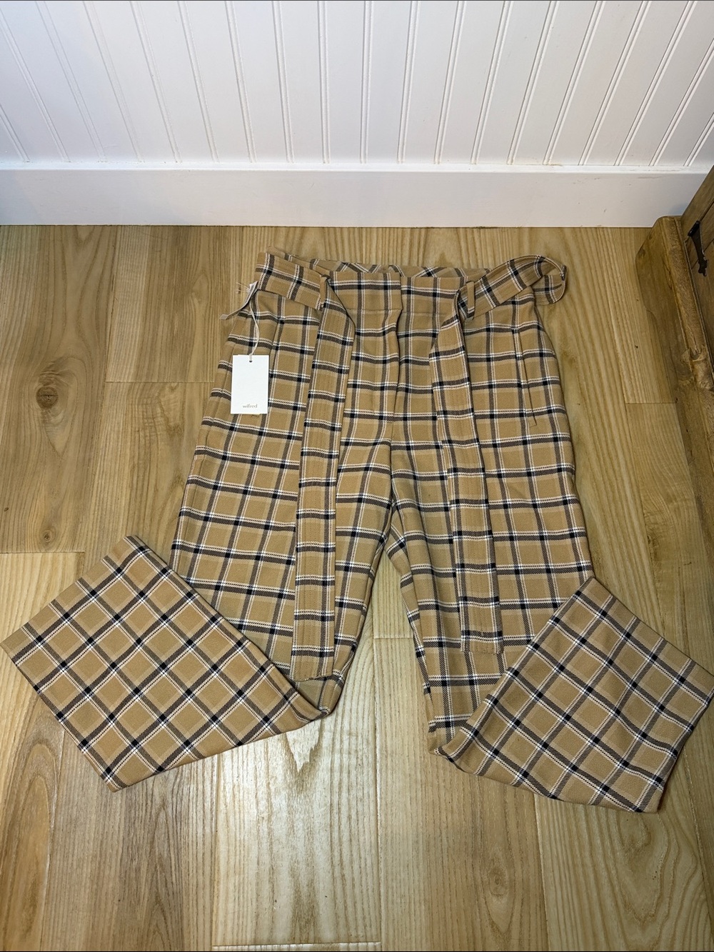 Aritzia Wilfred carrot pants brand new with tags size 10